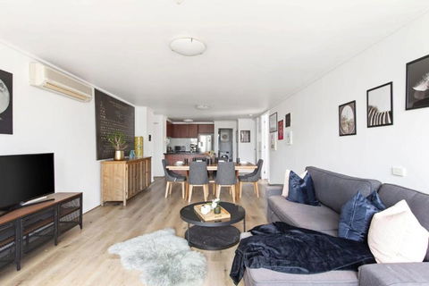 A 3BR Apt Next To Southern Cross FREE Parking - Accommodation 4U 2