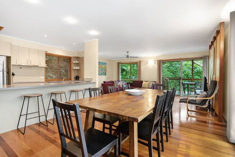 A Beach House - Accommodation 4U 3