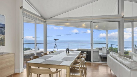 A Beachside Getaway - 8 - Accommodation 4U 0