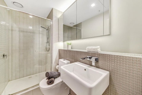 A Chic 2BR Apt Near Southern Cross City Views - Accommodation 4U 4