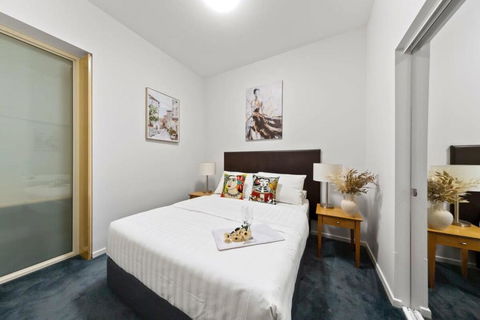 A Chic Apartment On Bourke St Near Chinatown - Accommodation 4U 0