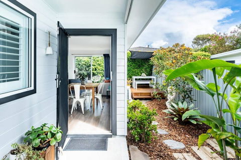 A Chic Coastal Hideaway At Toowoon Bay Beach - Accommodation 4U 0