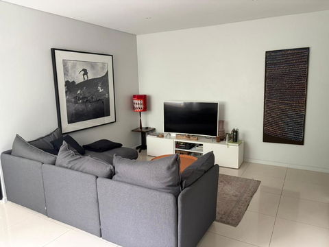A Modern Two Bedroom Apartment! Quiet, Secure And 1 Minute Walk To Bondi Beach! - Accommodation 4U 4
