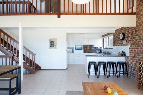 A Stones Throw At Mollymook Beach - Accommodation 4U 2