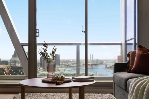 A Stylish 3BR Apt With Harbour Views FREE Parking - Accommodation 4U 0