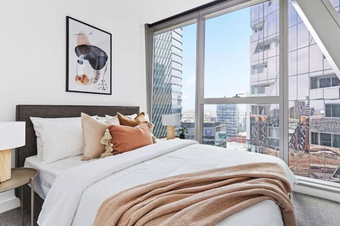 A Stylish 3BR Apt With Harbour Views FREE Parking - Accommodation 4U 1