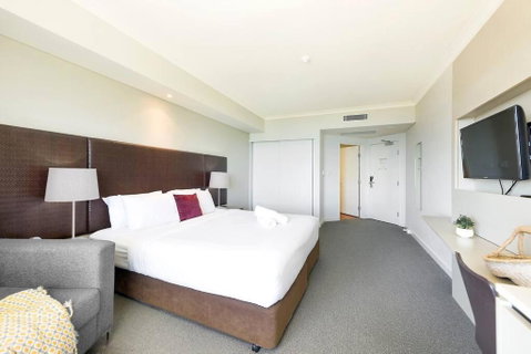 A Waterview Oasis On The Esplanade With Pool - Accommodation 4U 1