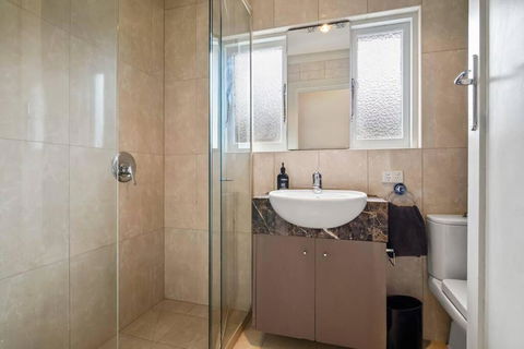 A1 Art Deco 2 Bedroom Apt Sleeps 5 Nimmo1 - Accommodation 4U 3