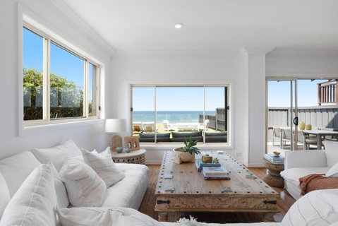 Absolute Beachfront Luxury In Narrabeen - Accommodation 4U 3