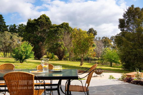 Acacia House - Accommodation 4U 4