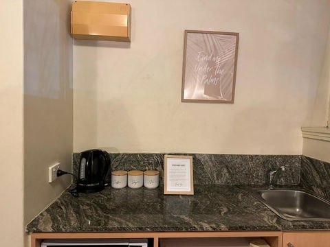 Acland Street Studio Apartment FREE PARKING - Accommodation 4U 3