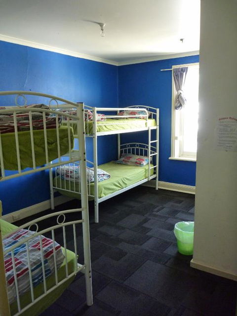 Adelaide Travellers Inn Backpackers Hostel - Accommodation 4U 1