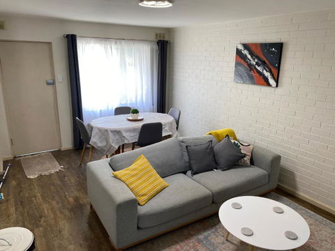 Affordable Inglewood Apartment+Pool - Accommodation 4U 3