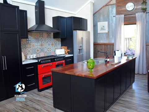 A Beautiful New Property, Walking Distance To The Beach In Esperance WA! - Accommodation 4U 4