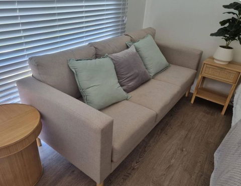 A Comfortable And Quiet 2bedroom House And A 1bedroom Bungalow - Accommodation 4U 4