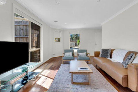 Airport West Stunner By Ready Set Stay - Accommodation 4U 1