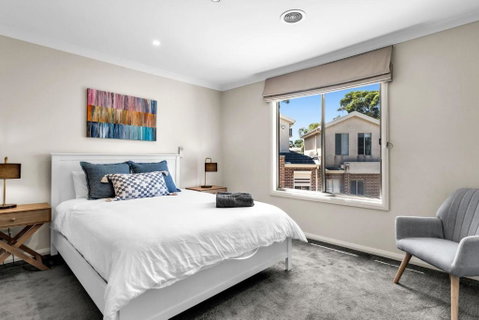 Airport West Stunner By Ready Set Stay - Accommodation 4U 3