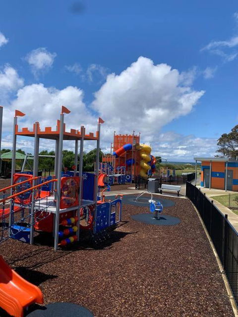 Al Mare - Mediterranean 4BR Retreat By The Sea - Accommodation 4U 4