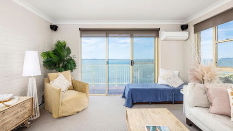 Alcheringa - Units 3 & 4 32 Sandy Point Rd - Accommodation 4U 4