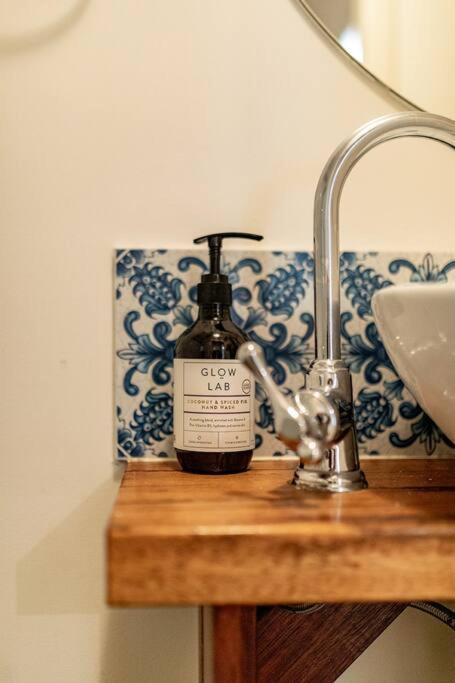 Alcorn Garden Studio Main House Attached-Dog Friendly 2 Mins Walk To Beach - Accommodation 4U 4