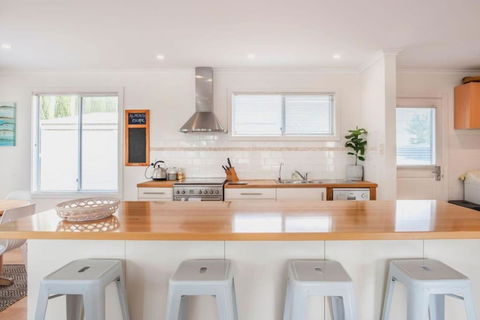 Almonta Escape - COFFIN BAY - Perfect For Couples Or Families - Accommodation 4U 0