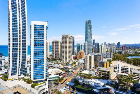 Amazing Chevron Heart Of Surfers Apartment - Accommodation 4U 4