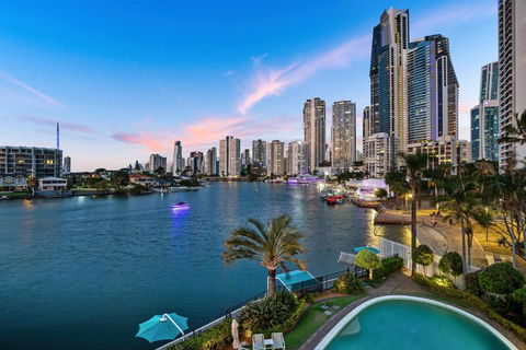 Amazing Water Views Surfers Paradise - Accommodation 4U 0