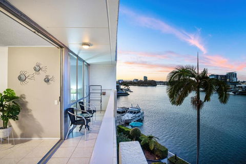 Amazing Water Views Surfers Paradise - Accommodation 4U 1