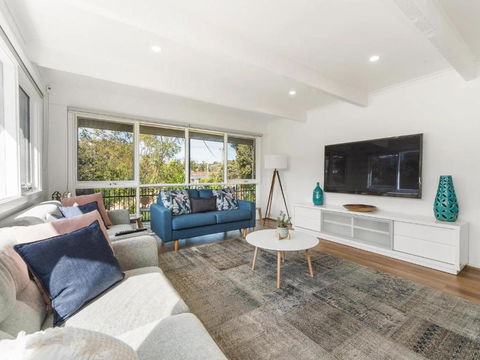 Amelia - Moments To The Bay - Accommodation 4U 1