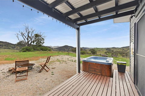 Amethyst - 1 Bed With Hot Tub - Kundalini Lodge - Accommodation 4U 2
