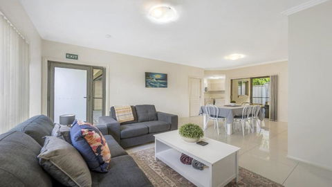 Anne Street Monte - Vista - Accommodation 4U 0