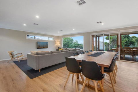 Apollo Grand - Accommodation 4U 3
