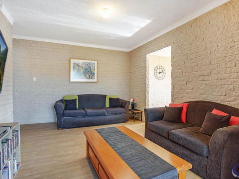 Apollo Unit 12 Ground Floor - Accommodation 4U 2