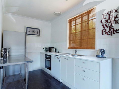 Aqua Apartment 4 - Accommodation 4U 3