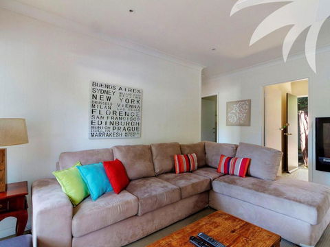 Aqua Apartment 4 - Accommodation 4U 1
