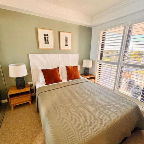 Aqualine Apartments On The Broadwater - Accommodation 4U 4