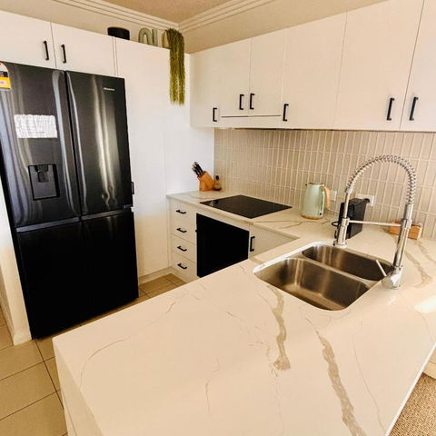 Aqualine Apartments On The Broadwater - Accommodation 4U 2