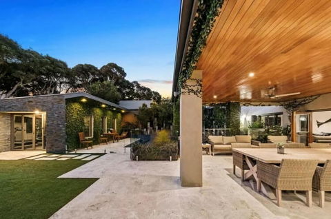 Aroha Moana - Solar Heated Pool, Sauna, Billiards - Accommodation 4U 2