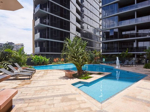 Artistic South Brisbane 2 Bedroom Apartment With Parking - Accommodation 4U 3