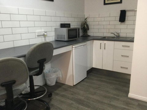 Ayrline Motel - Accommodation 4U 0