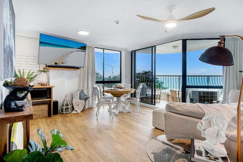 Athena By The Sea Luxurious Beachfront Retreat - CoastHM - Accommodation 4U 3