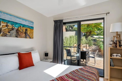 Architecturally Designed Nature Lovers Delight - Accommodation 4U 2