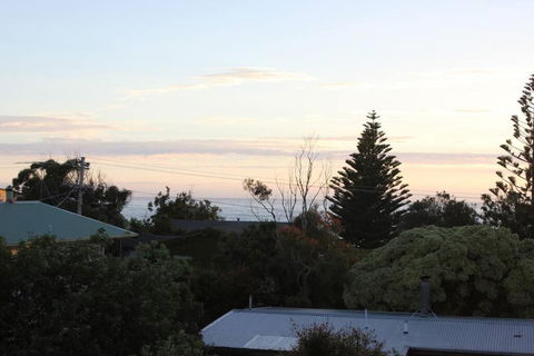 Apollo Bay Oceanview Mountain Retreat, Pet Friendly, EV Station, Fireplace - Accommodation 4U 1