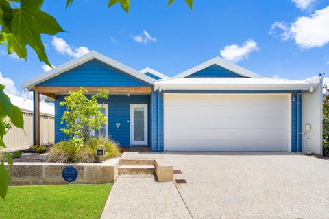 AZZURE On WATERVILLE - Accommodation 4U 0