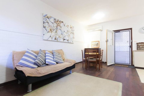 B3 Crawley Apartment 1 BRM & Sleepout Near UWA - Accommodation 4U 0