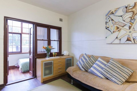 B3 Crawley Apartment 1 BRM & Sleepout Near UWA - Accommodation 4U 3
