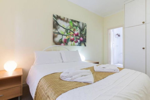 B5 Crawley Apartment 1 BRM & Sleepout Near UWA - Accommodation 4U 0