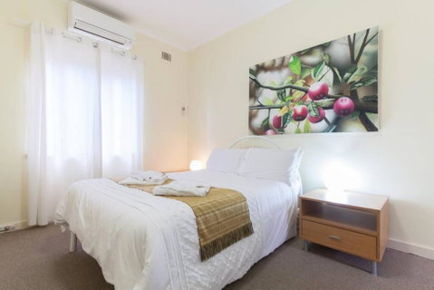B5 Crawley Apartment 1 BRM & Sleepout Near UWA - Accommodation 4U 1