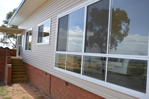 BATHURST GOLDFIELDS RESIDENCE On MOUNT PANORAMA - Accommodation 4U 3