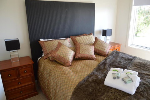 BATHURST GOLDFIELDS RESIDENCE On MOUNT PANORAMA - Accommodation 4U 0